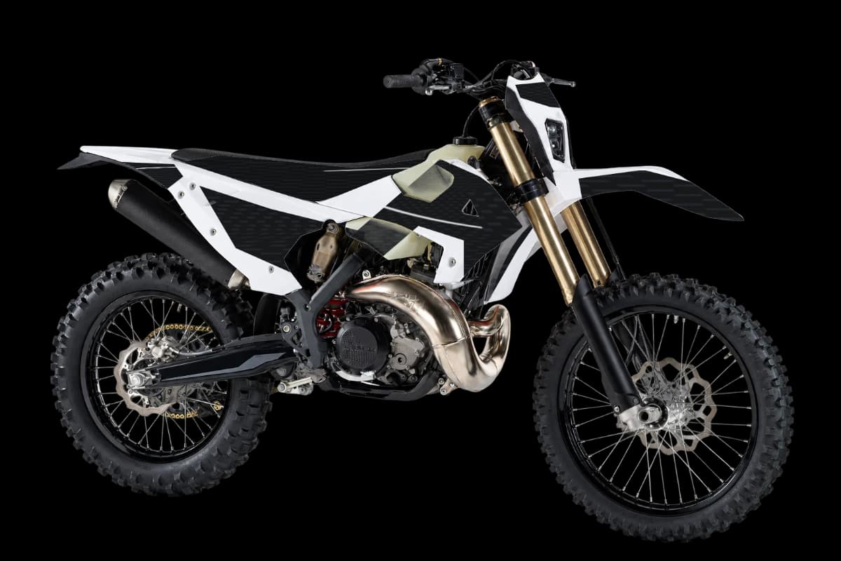 Carbon fiber style dirt bike graphics kit on a Rieju MR 300i
