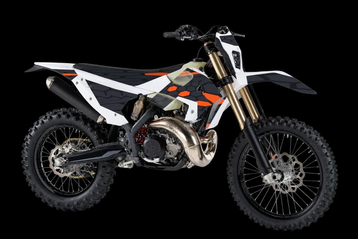 Honeycomb style dirt bike graphics kit on a Rieju MR 300i